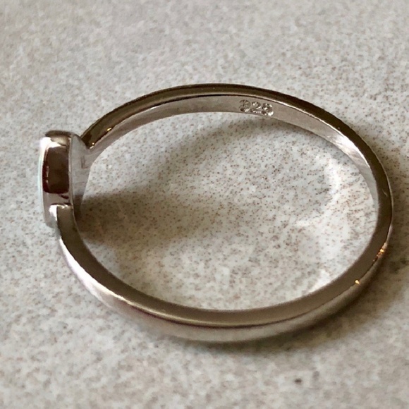 Dainty silver opal teardrop ring - Picture 4 of 6